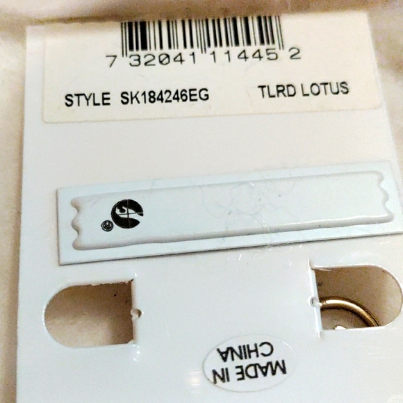 Pursuits, ltd dangle earrings. Nickel free for sensitive ears. - Picture 3 of 4